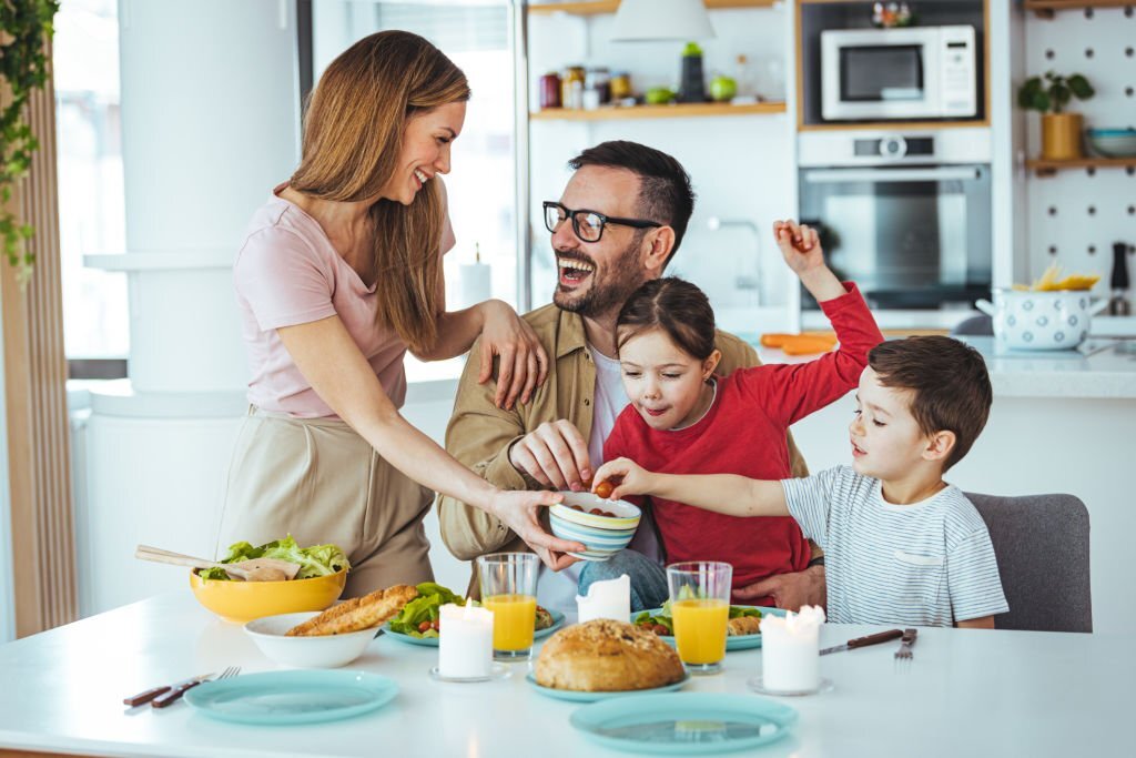 Familia teniendo un estilo de vida saludable 